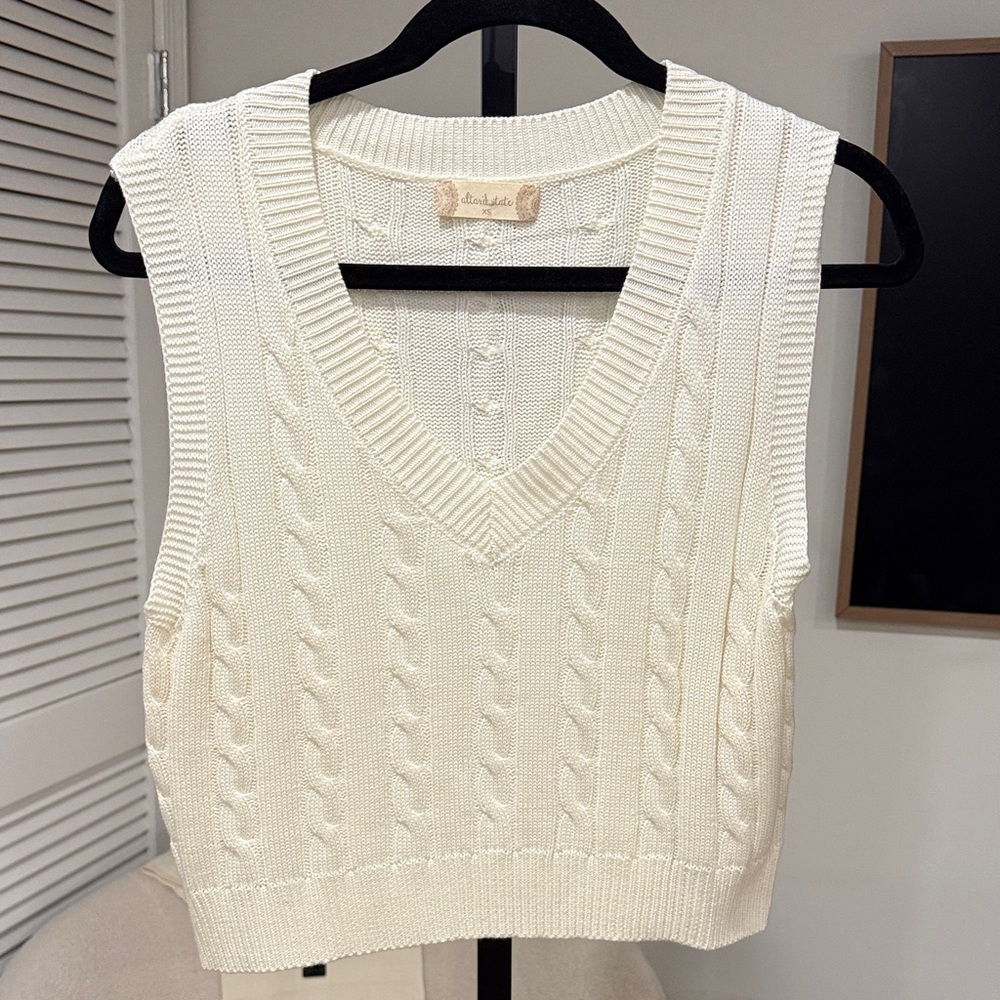 Alter’d State Cable Knit Cropped Sweater Vest - cream color
